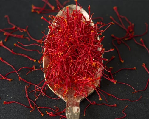 ۱۱ فواید چشمگیر زعفران برای سلامتی