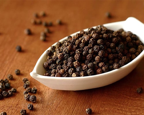 فلفل سیاه؛ ادویهای تند با تاریخی غنی و خواصی شگفتانگیز