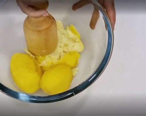 طرز تهیه کوکوی مرغ زعفرونی (2)