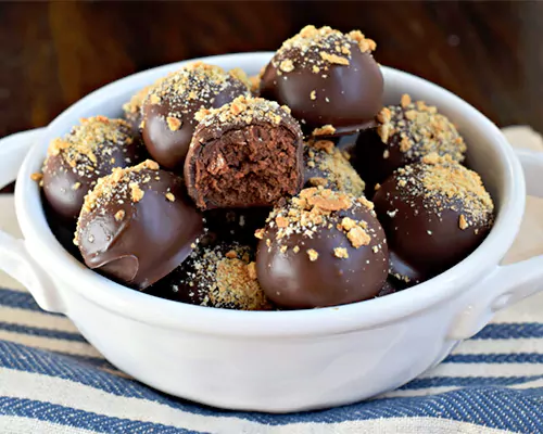 طرز تهیه ترافل شکلاتی خانگی؛ ساده، خوشمزه و مناسب پذیرایی