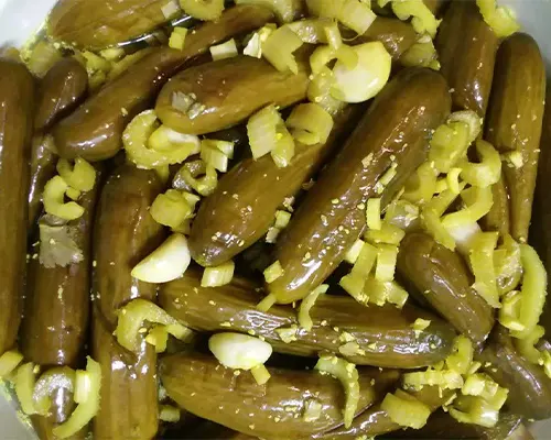 طرز تهیه خیارشور خانگی ترد و خوشمزه (رازهای طلایی جلوگیری از کپک)